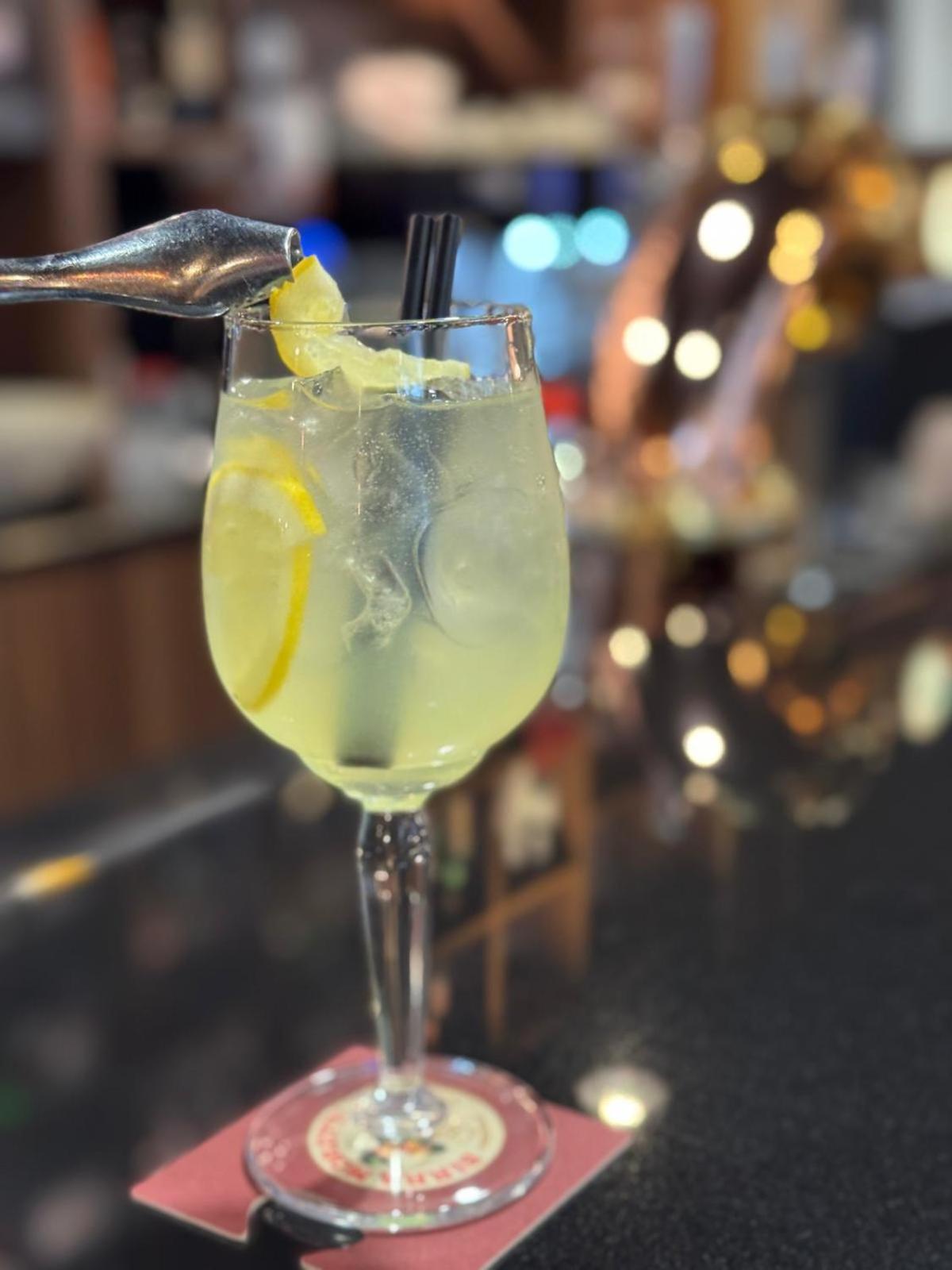 Neuchatel City Hotel 외부 사진