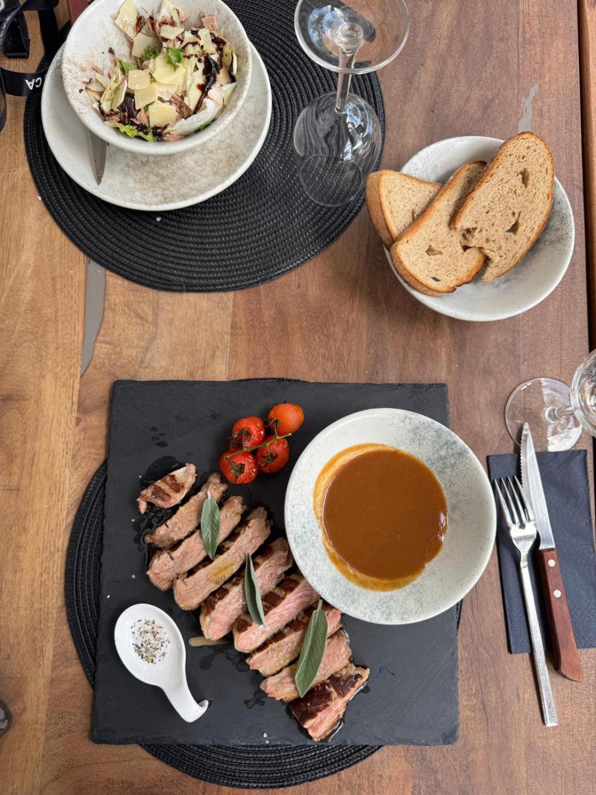 Neuchatel City Hotel 외부 사진